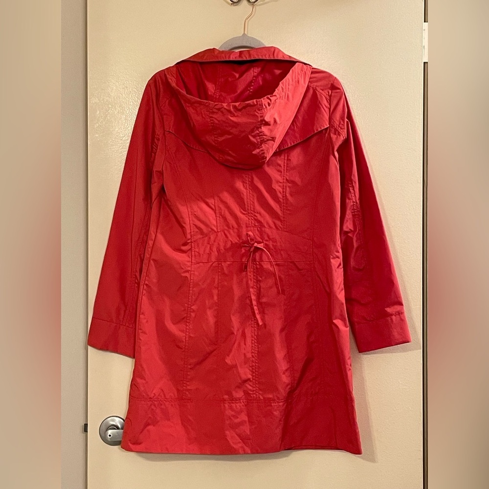 COLE HAAN Signature Packable Hooded Rain Jacket in Red - Picture 6 of 10